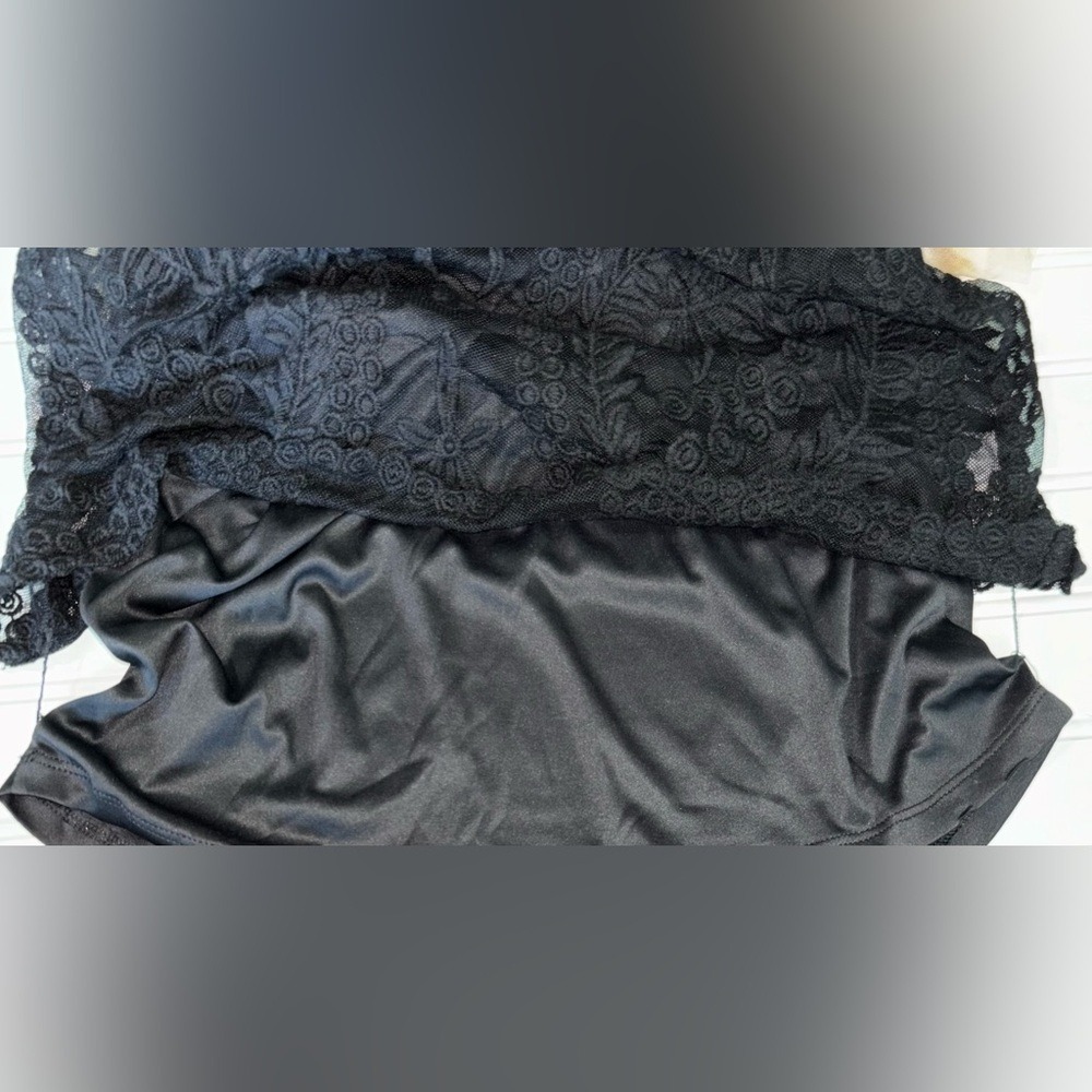 Express Women's Jr XS Black Lace Dress Length 30", Sleeve Length 20" Good Cond. - Picture 4 of 6